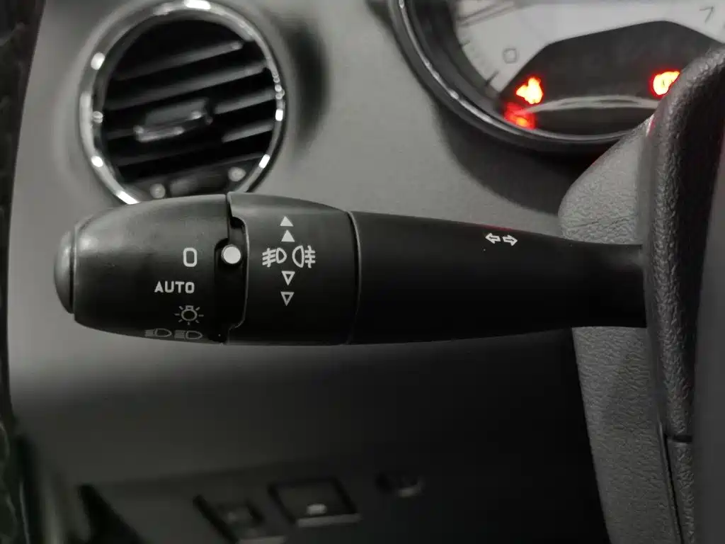 Peugeot 408 — миниатюра 21