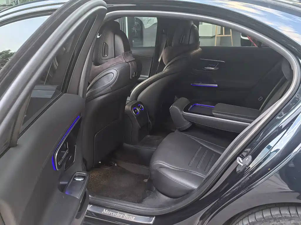 Mercedes-Benz C-Class — миниатюра 17
