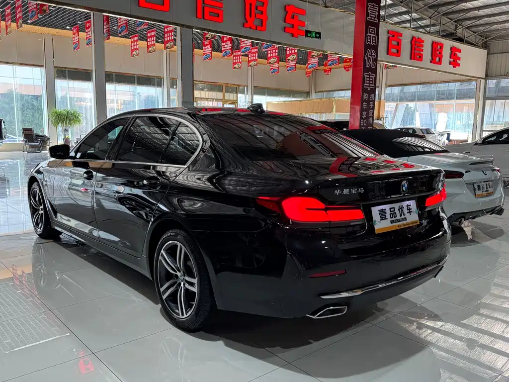 BMW 5 Series — миниатюра 32