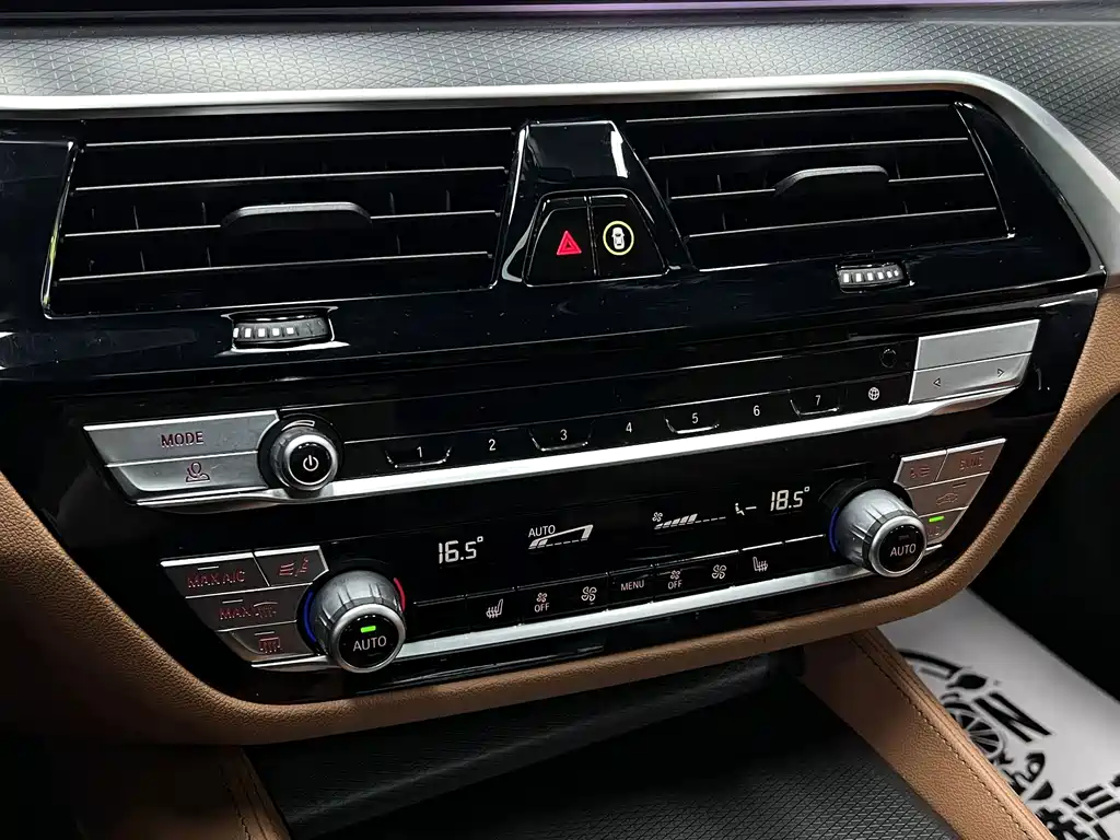 BMW 5 Series (Import) — миниатюра 43