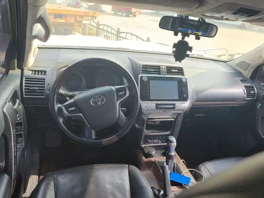 Toyota Prado — миниатюра 12
