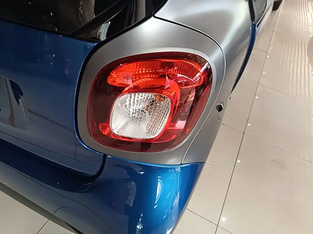 smart Smart Fortwo — миниатюра 8