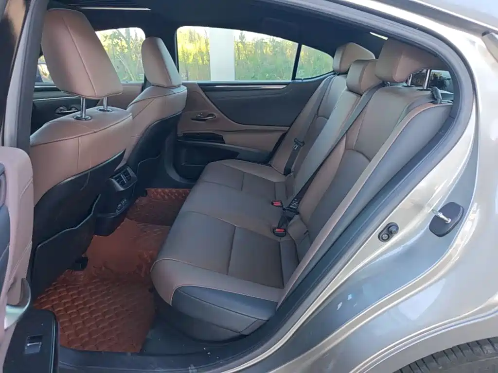 Lexus ES — миниатюра 17