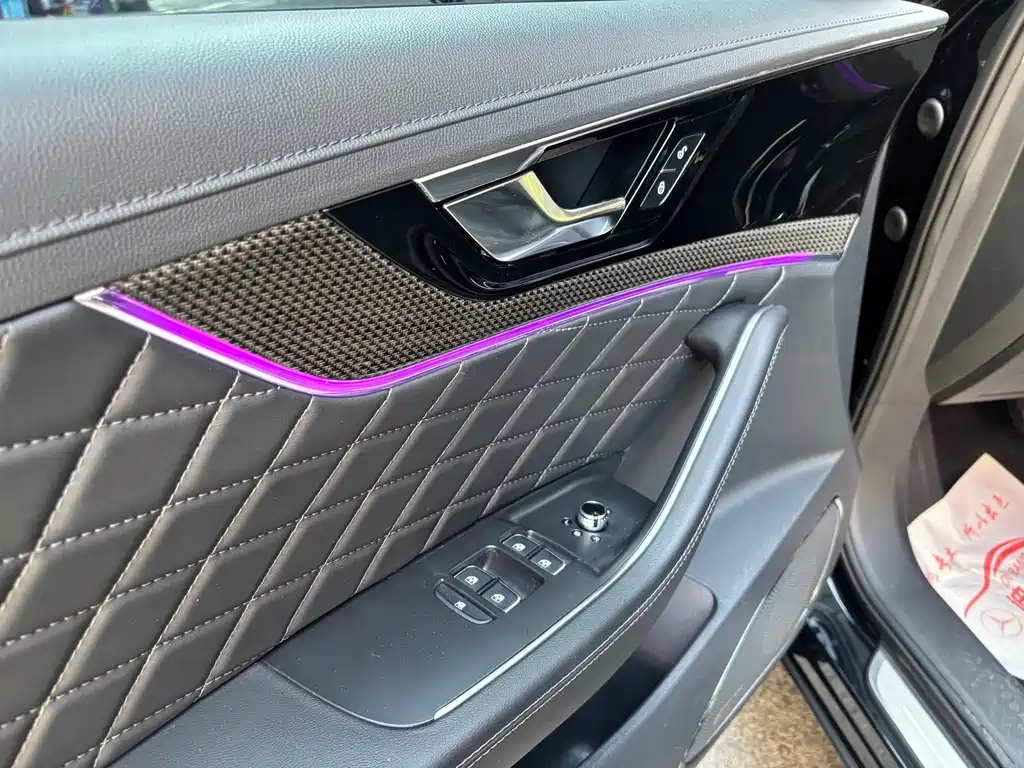 Hongqi HS5 2019 2.0T