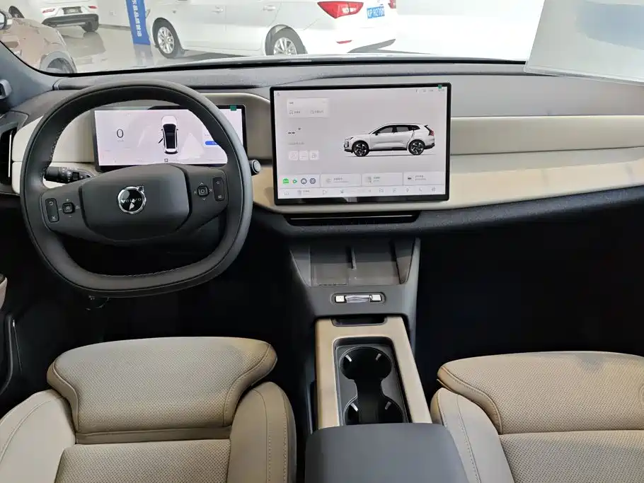 Volvo XC70 PHEV — миниатюра 12