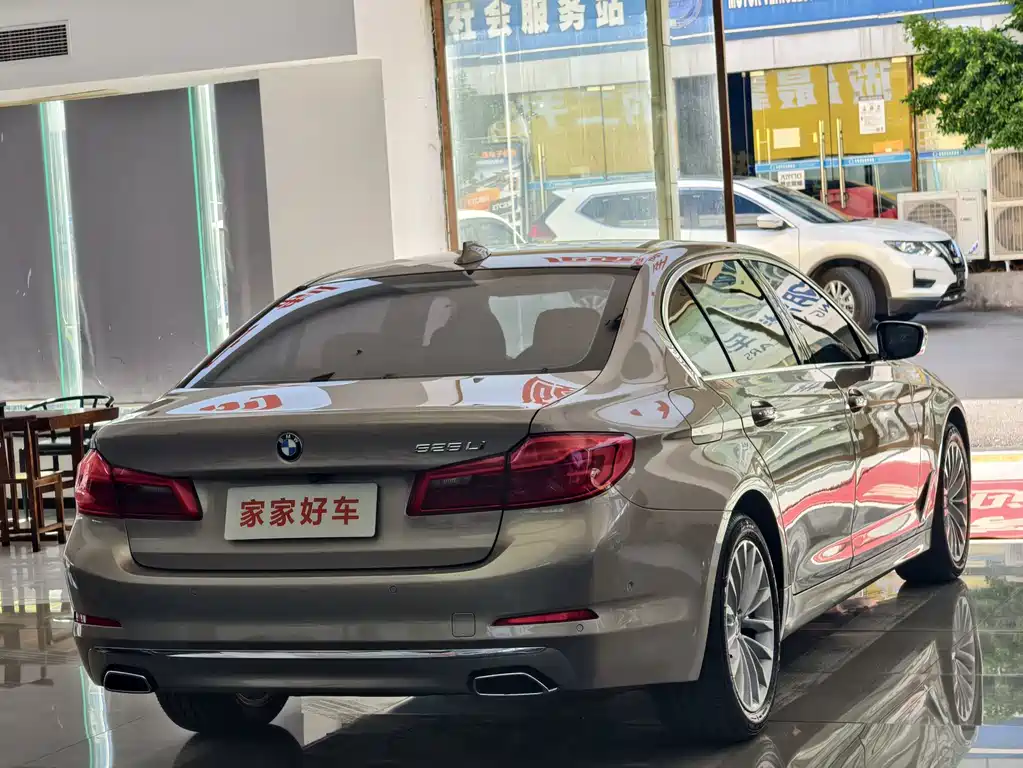 BMW 5 Series — миниатюра 17