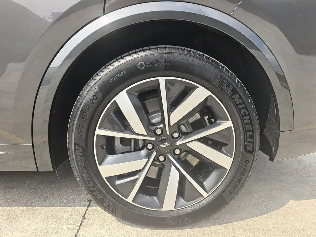 Li Auto Li L8 — миниатюра 8
