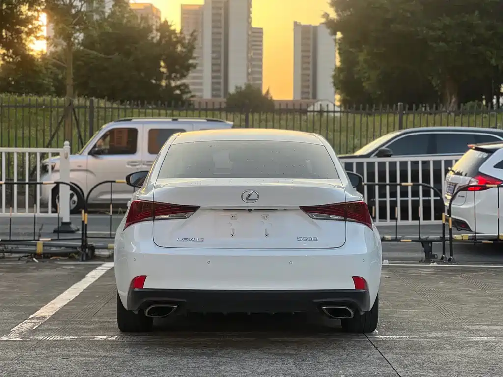 Lexus IS — миниатюра 4