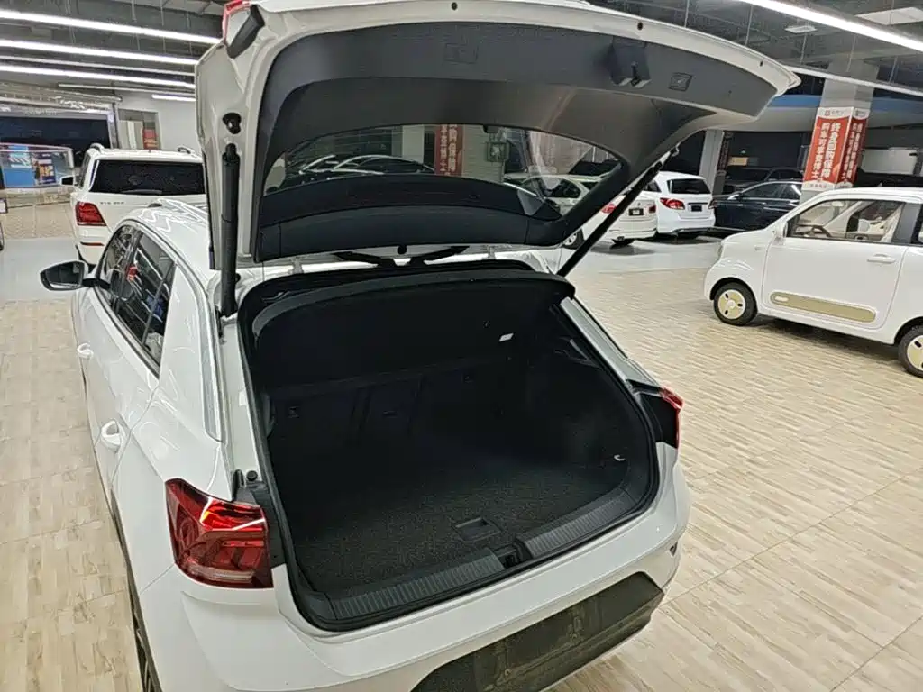 Volkswagen T-Roc — миниатюра 19