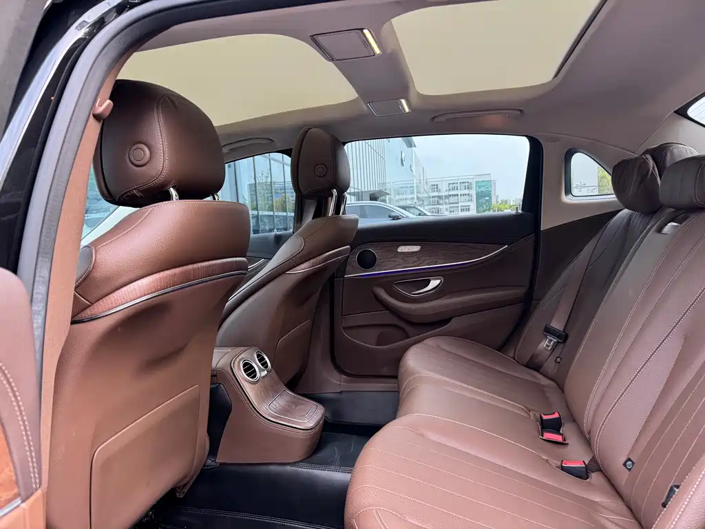 Mercedes-Benz E-Class E 2022 E 260 L