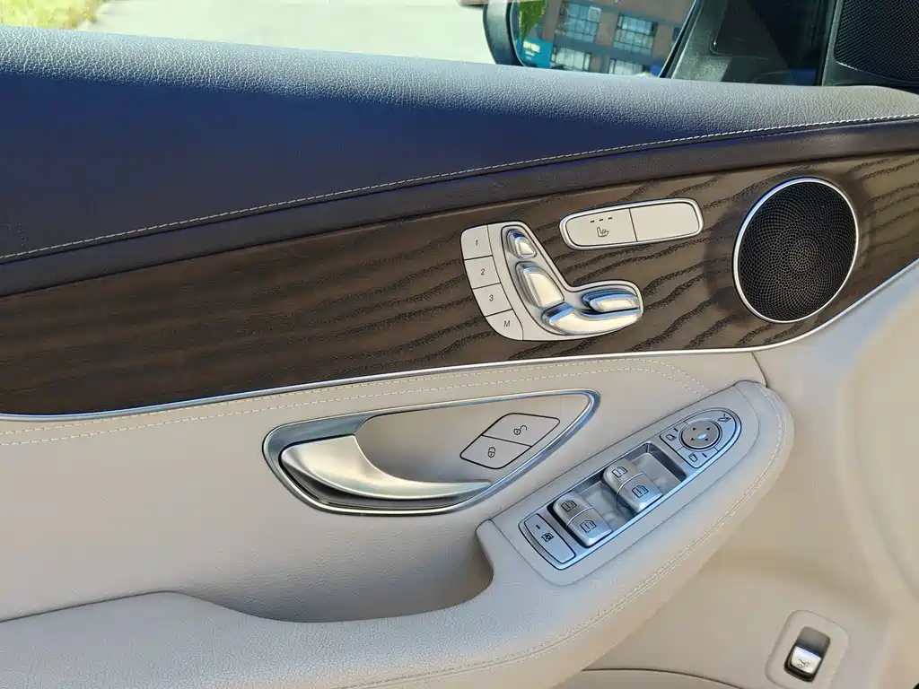 Mercedes-Benz GLC — миниатюра 12