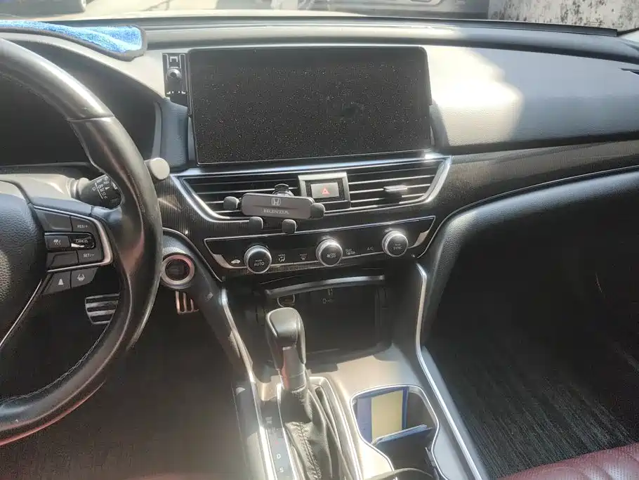 Honda Accord — миниатюра 13