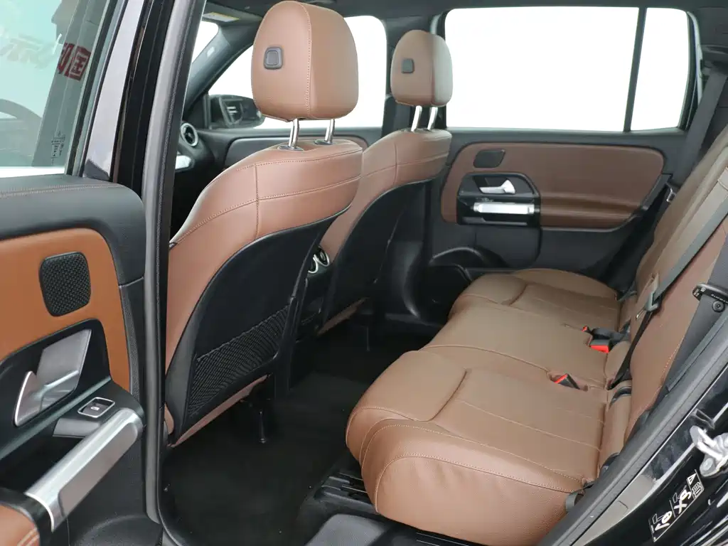 Mercedes-Benz GLB — миниатюра 10