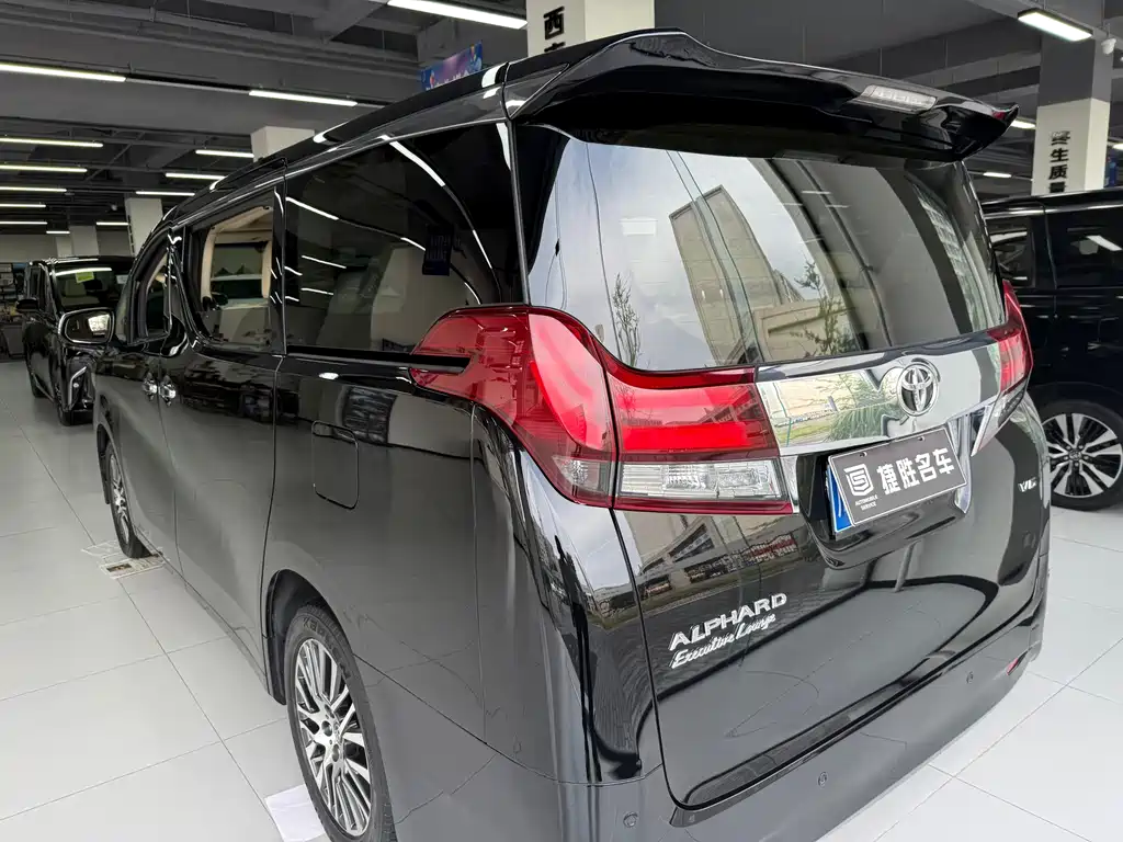 Toyota Alphard 2018 3.5L Luxury