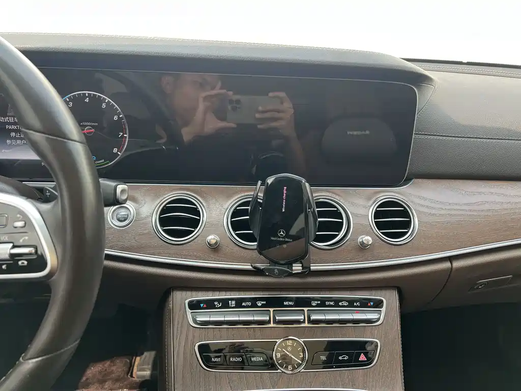 Mercedes-Benz E-Class — миниатюра 14