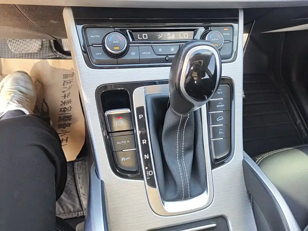 Geely Boyue — миниатюра 14