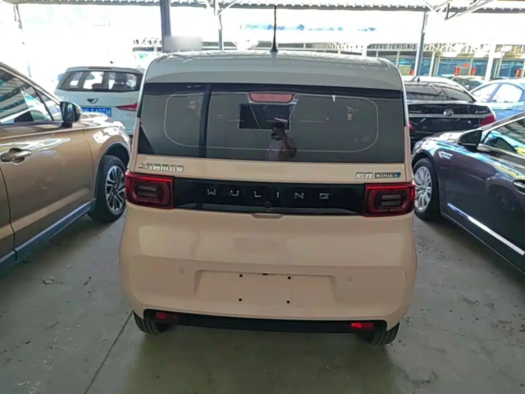 Wuling MINIEV — миниатюра 6