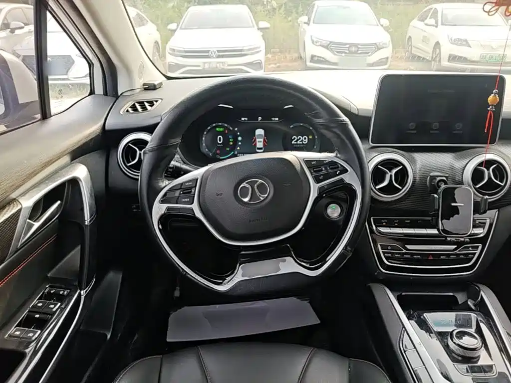 BAIC EU5 — миниатюра 11