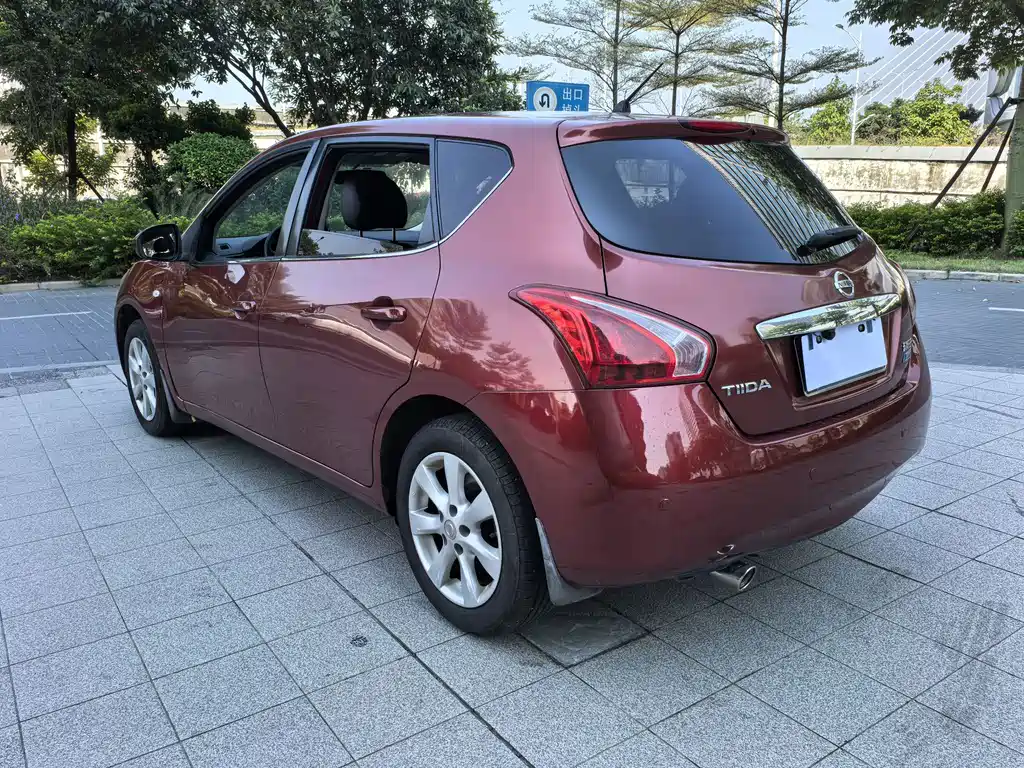 Nissan Tiida — миниатюра 7