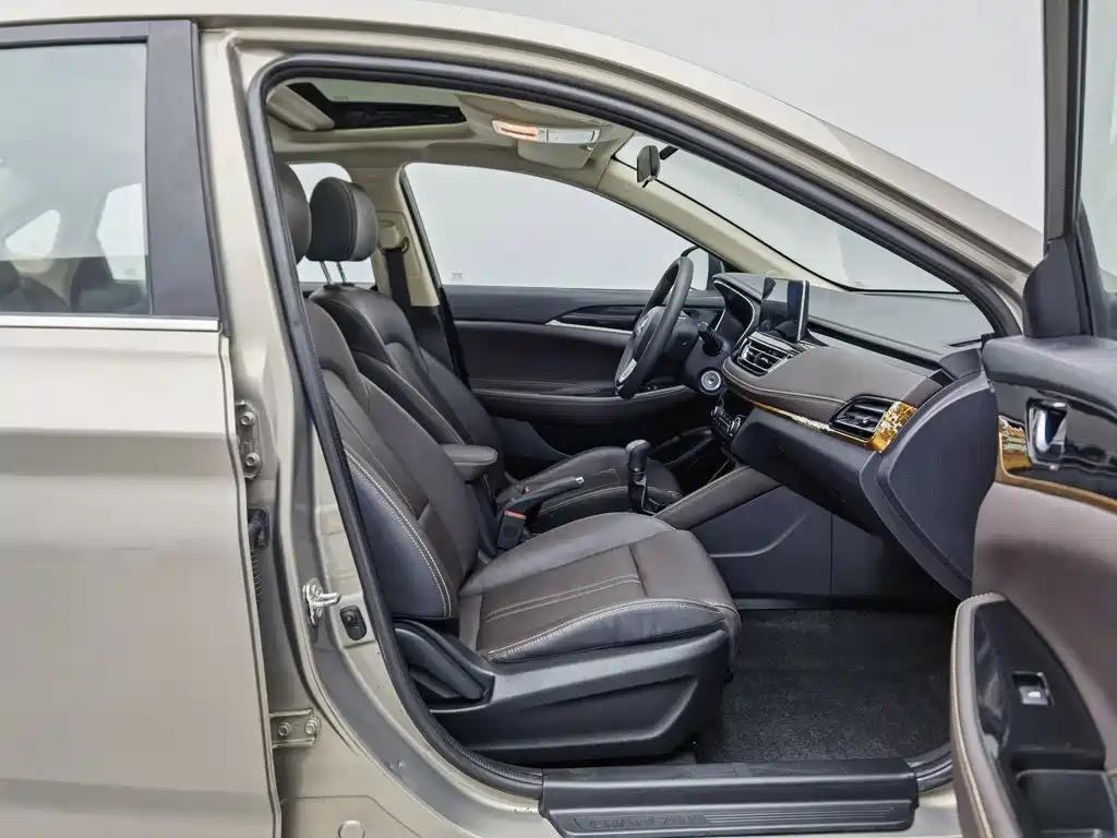 Changan Eado DT — миниатюра 23