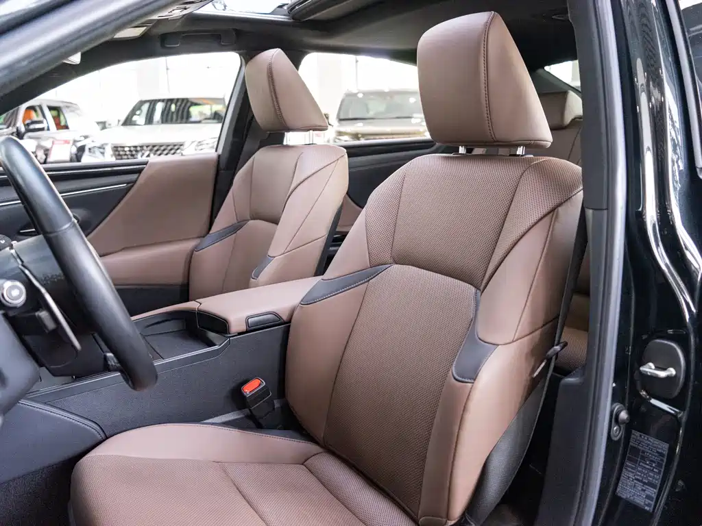 Lexus ES — миниатюра 11