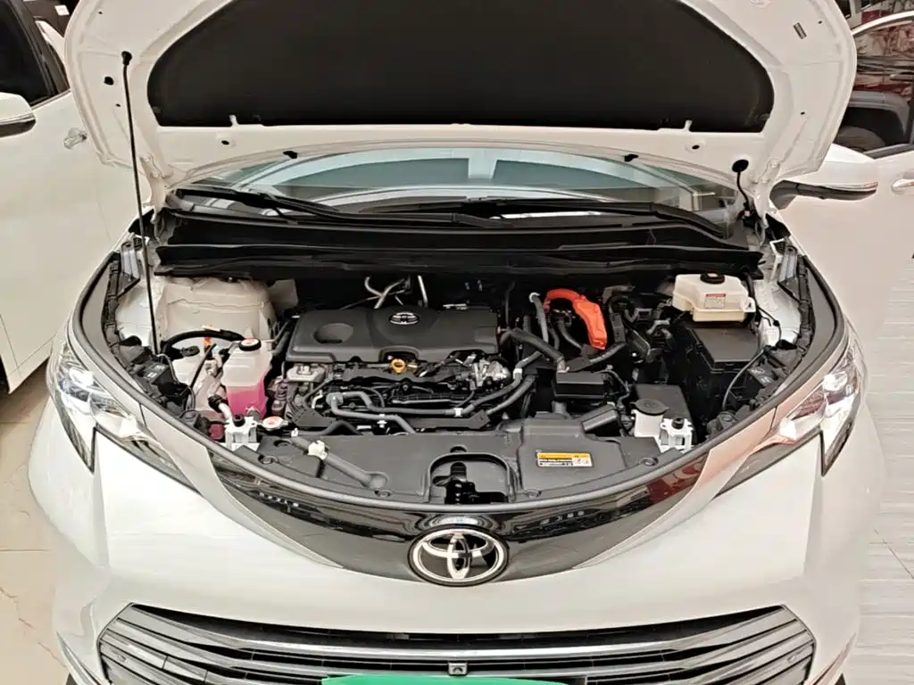 Toyota Sienna — миниатюра 20