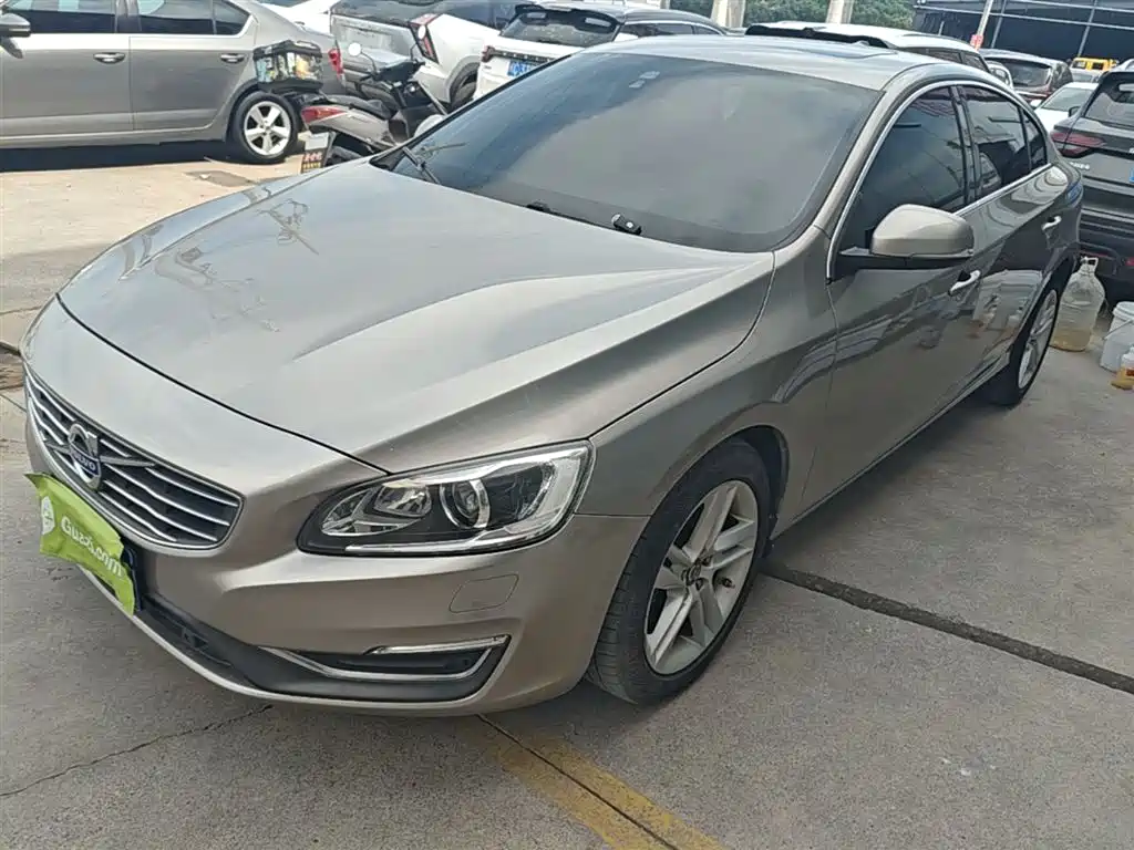 Купить Volvo S60