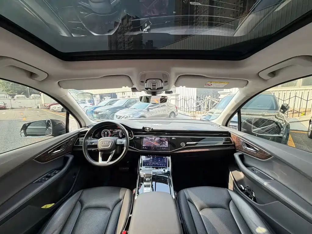 Audi Q7 — миниатюра 8