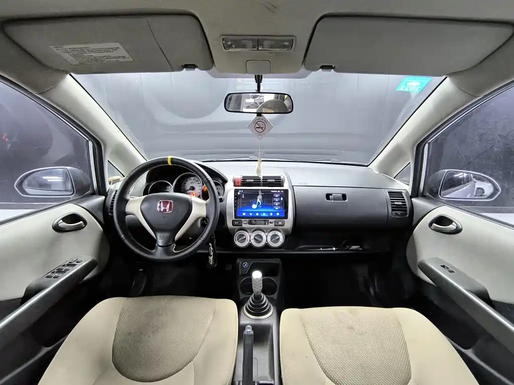 Honda Fit — миниатюра 9