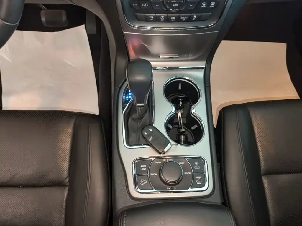 Jeep Grand Cherokee (Import) — миниатюра 14