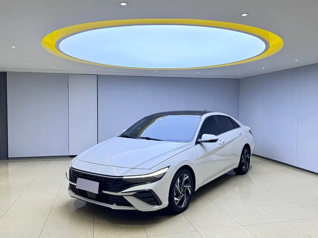 Купить Hyundai Elantra