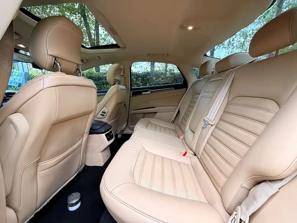 Ford Mondeo — миниатюра 6