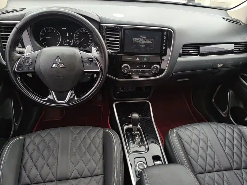 Mitsubishi Outlander — миниатюра 13