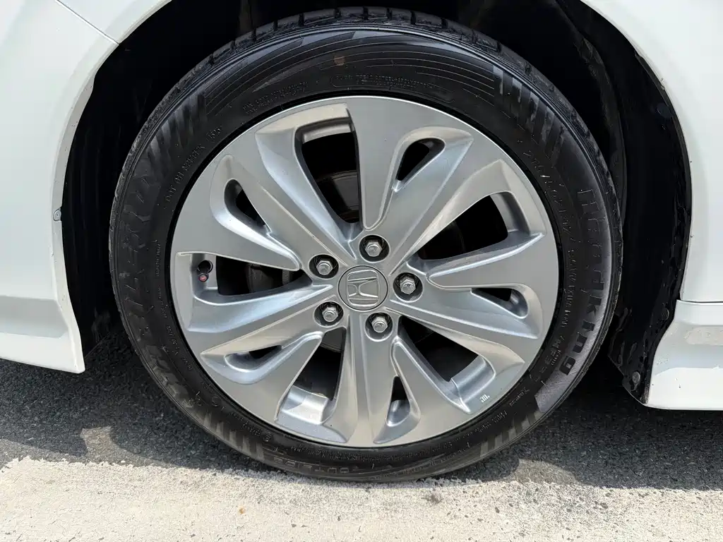 Honda Jade 2017 1.8L AT Comfort 6 мест
