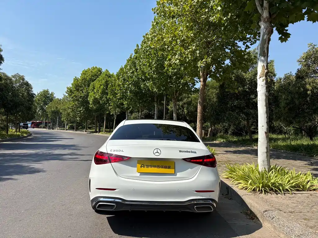 Mercedes-Benz C-Class — миниатюра 4