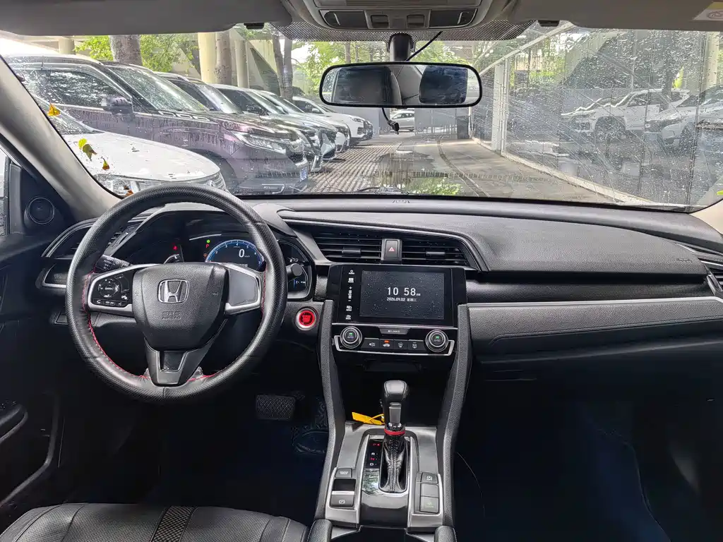 Honda Civic — миниатюра 9