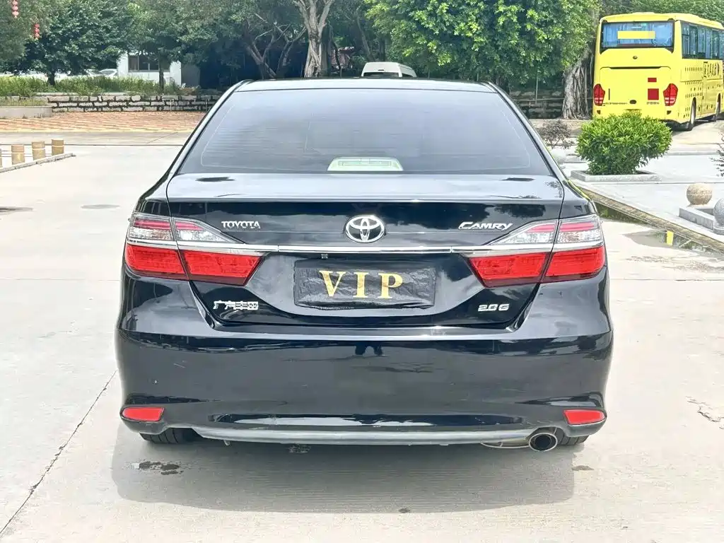 Toyota Camry — миниатюра 5