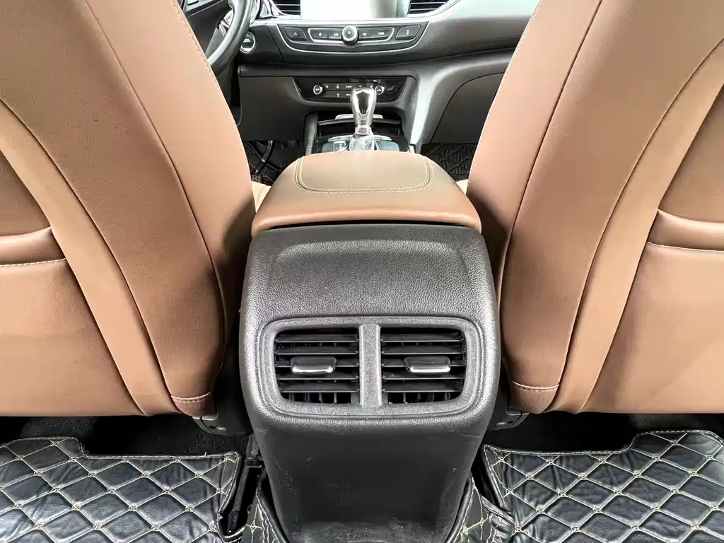 Buick Regal — миниатюра 10