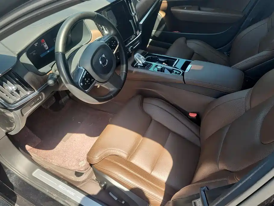 Volvo S90 2024 Luxury