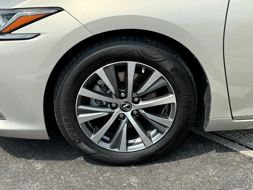 Lexus ES — миниатюра 5