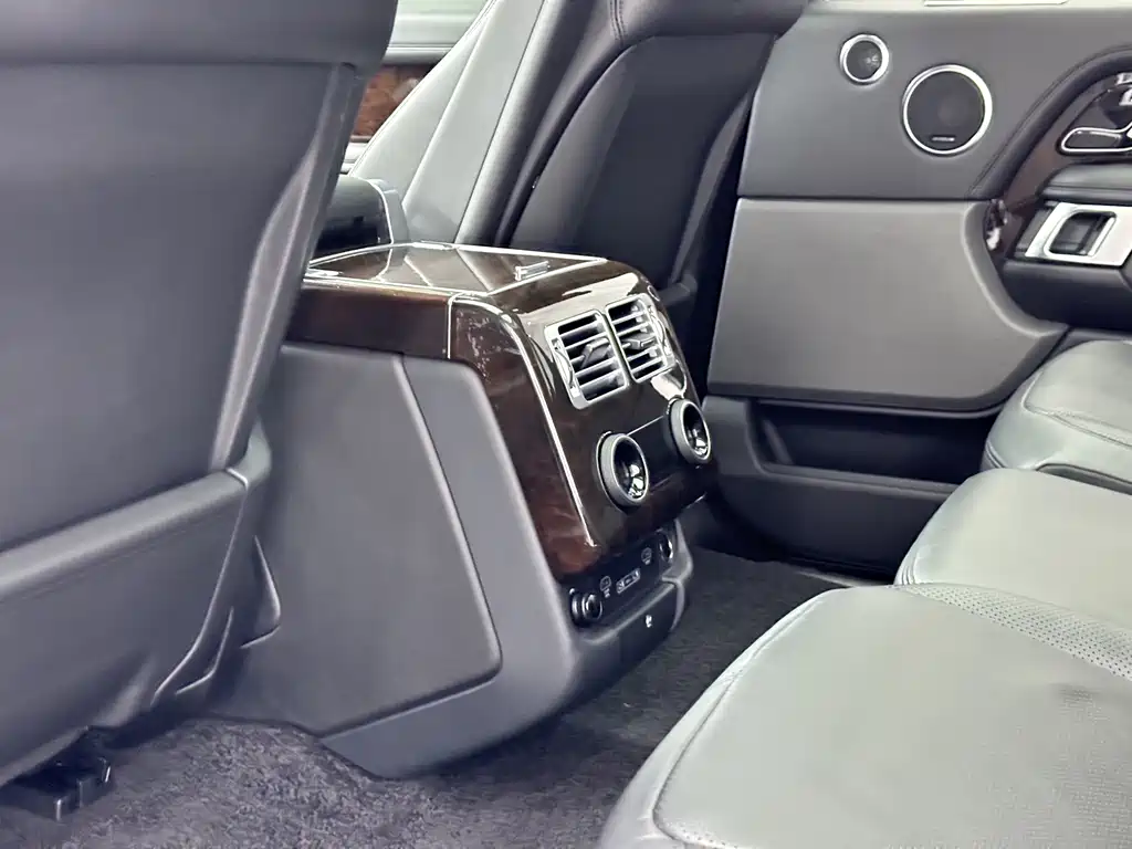 Land Rover Range Rover — миниатюра 16
