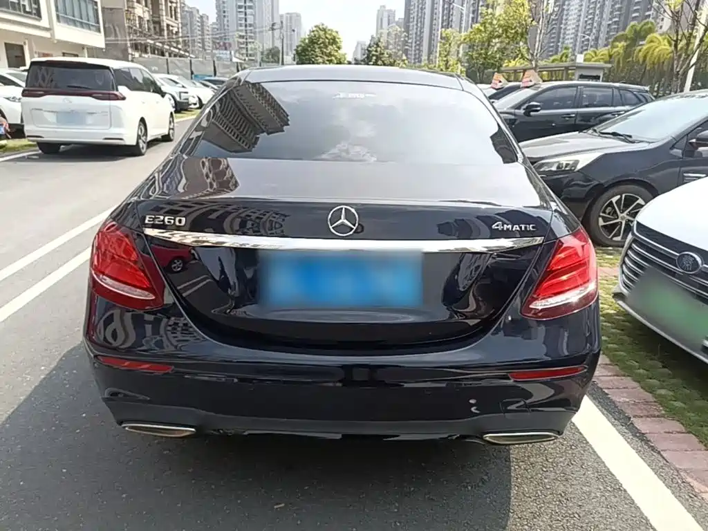 Mercedes-Benz E-Class (Import) — миниатюра 6