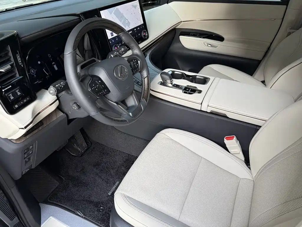 Lexus LM — миниатюра 8