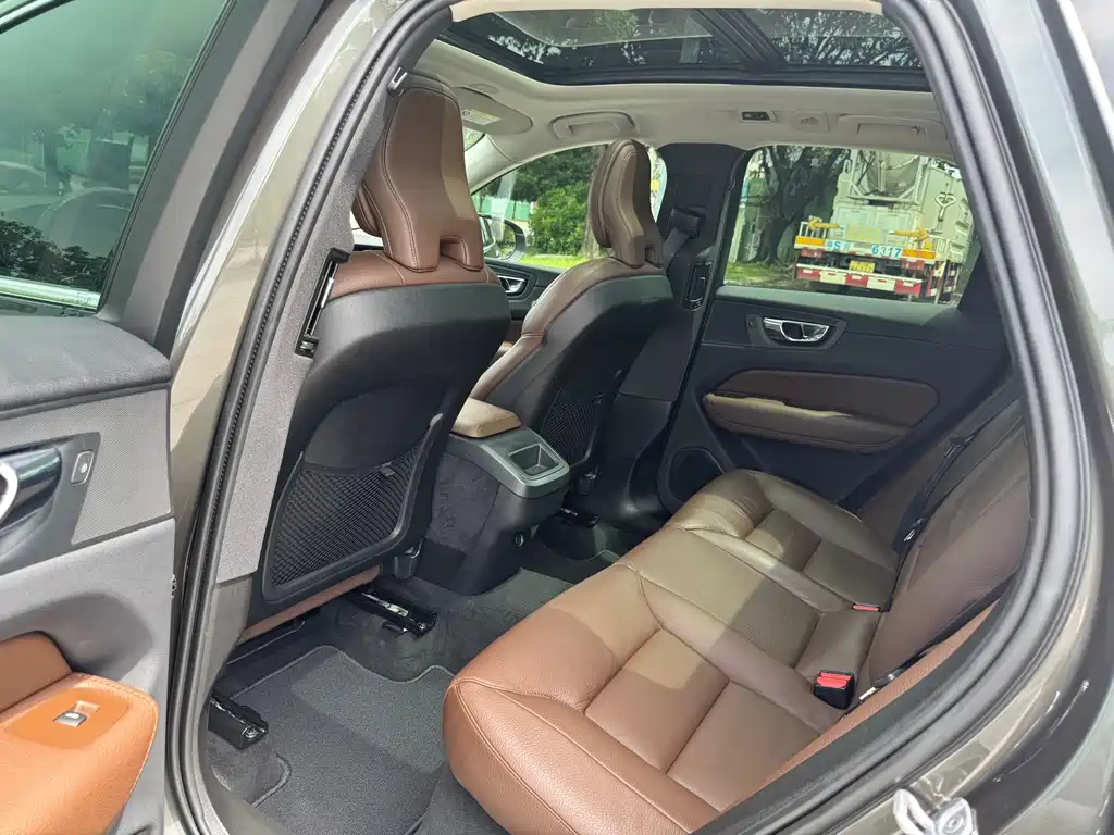 Volvo XC60 — миниатюра 11