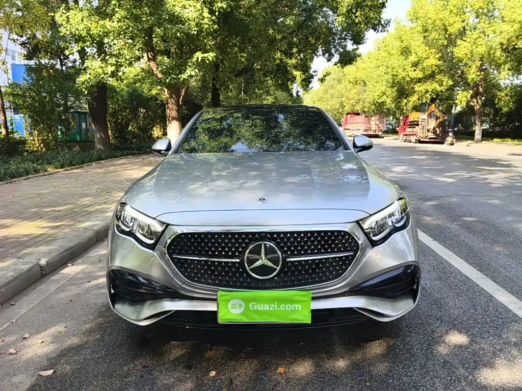 Mercedes-Benz E-Class (Import) — миниатюра 3
