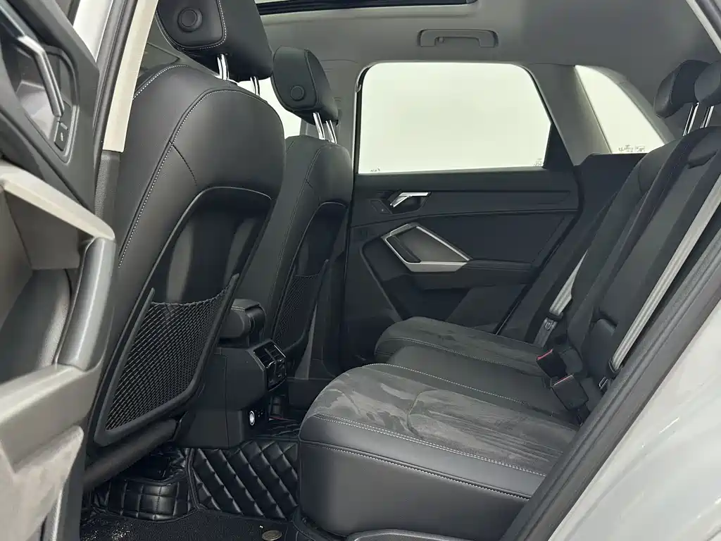 Audi Q3 2023 35 TFSI Fashion (1.4T)