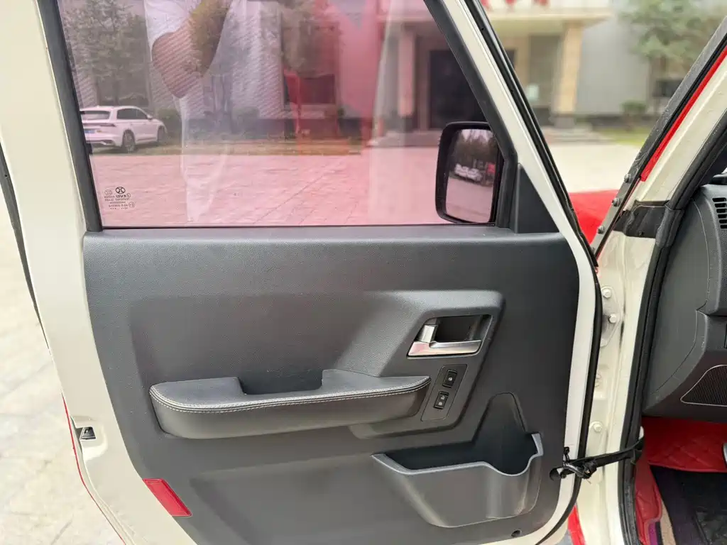 BAIC BJ40 2016 40L 2.3T AT Premium