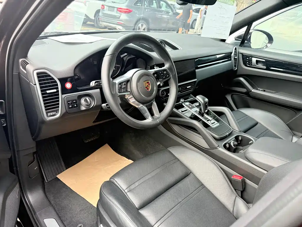 PORSCHE CAYENNE