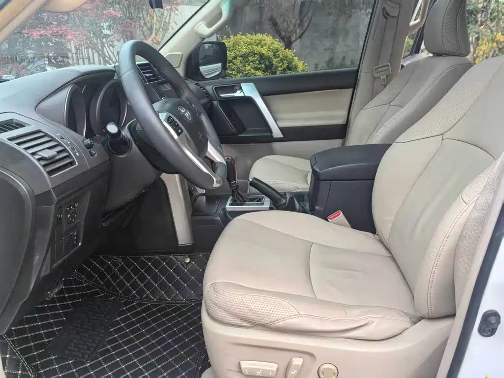 Toyota Land Cruiser Prado 2010 4.0L AT TX