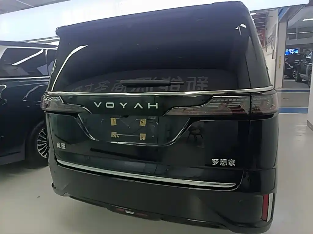 VOYAH Dreamer — миниатюра 6